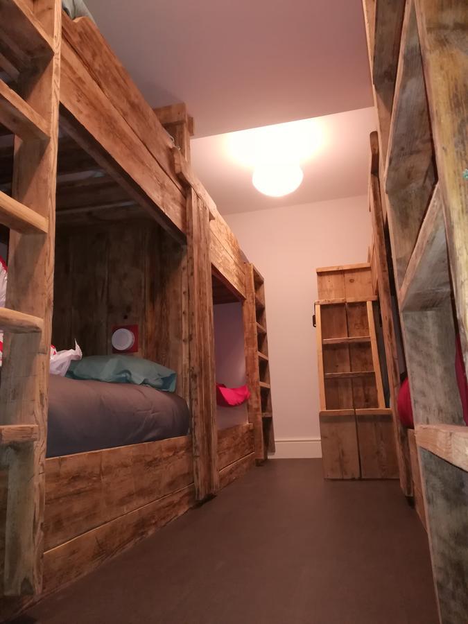 Ty Glyndwr Bunkhouse, Bar And Cafe Hostel Caernarfon Exterior foto