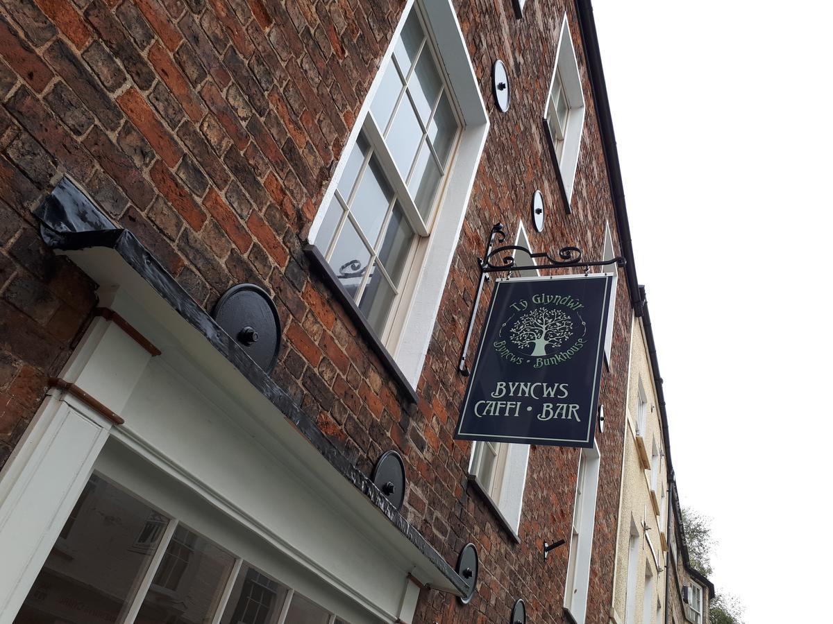 Ty Glyndwr Bunkhouse, Bar And Cafe Hostel Caernarfon Exterior foto
